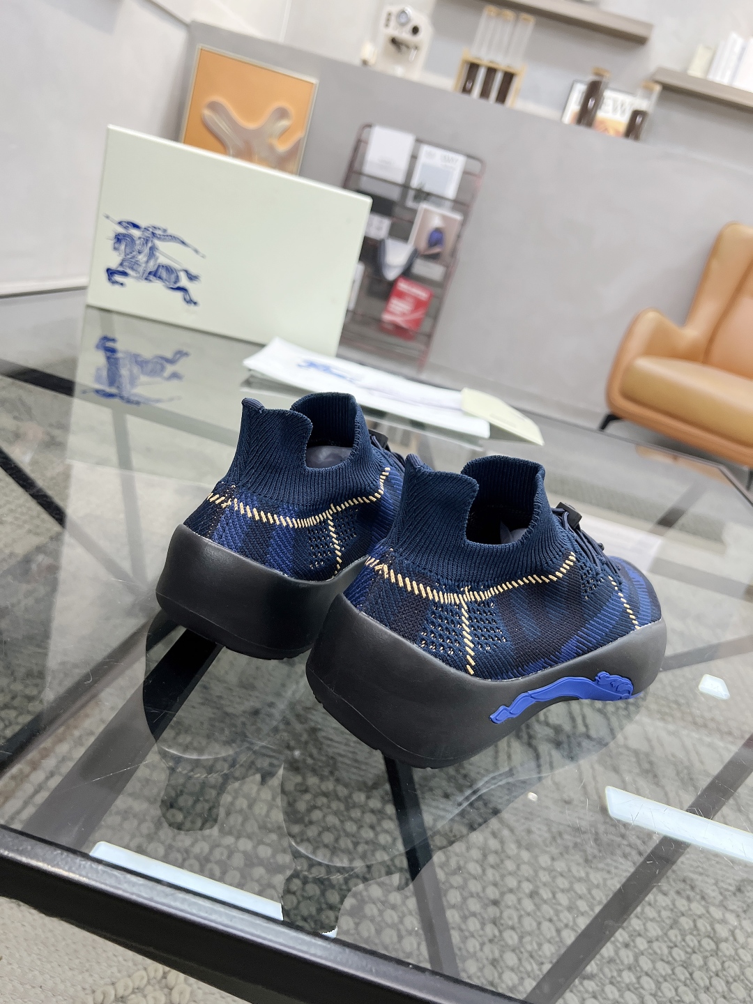  B 🔍顶级代购🇮🇹 巴 炸街男神官网新品专柜同步发售原厂配置，意大利进口定制飞织面料，超舒适透气网布内