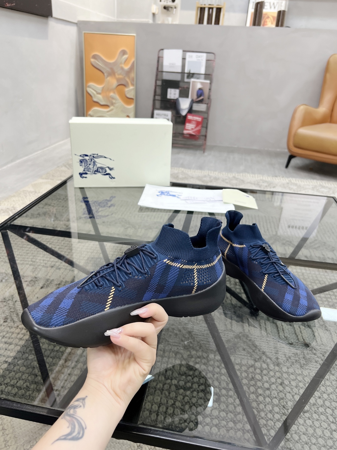  B 🔍顶级代购🇮🇹 巴 炸街男神官网新品专柜同步发售原厂配置，意大利进口定制飞织面料，超舒适透气网布内