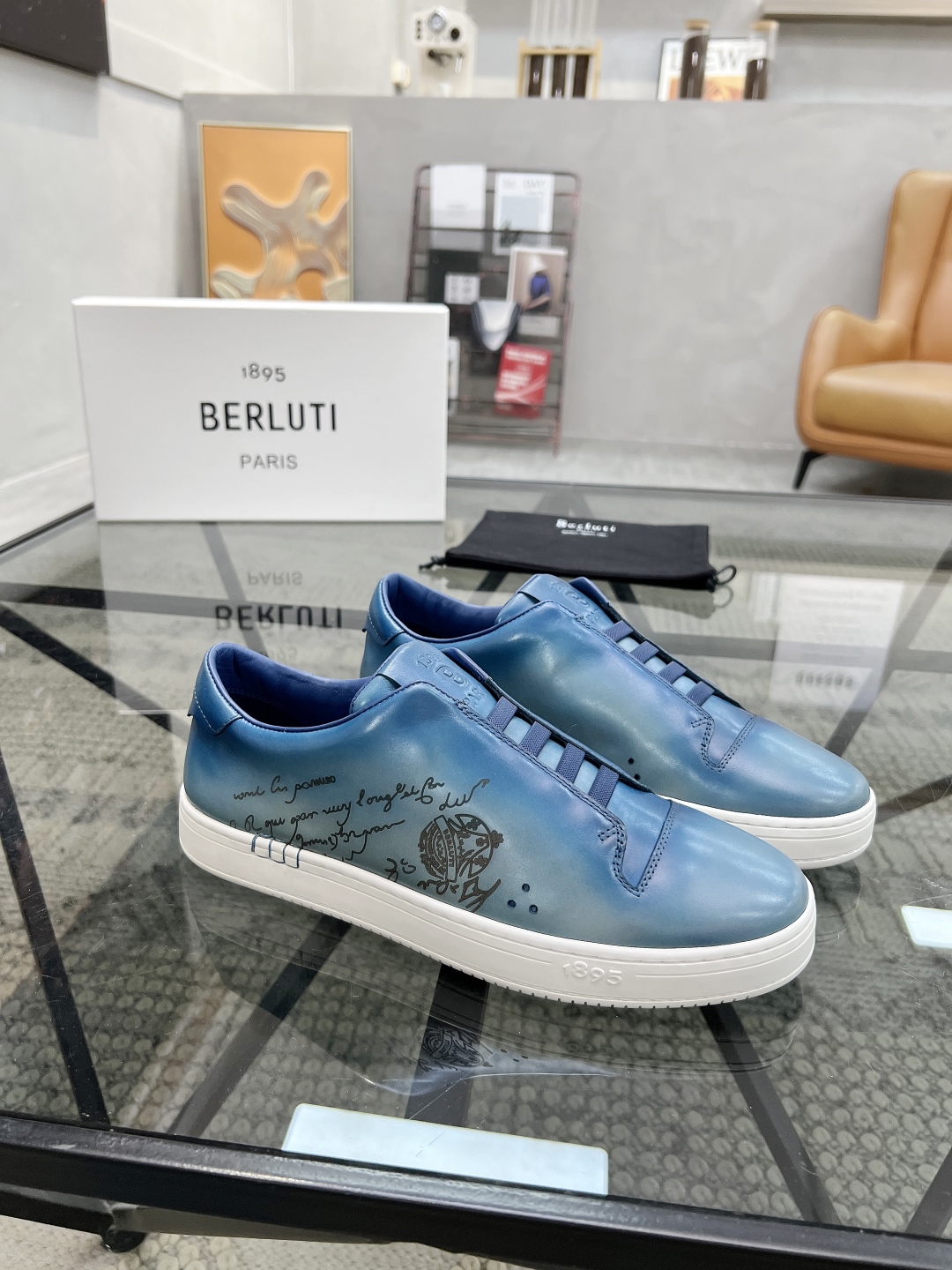  B 🔍顶级代购🇮🇹 布鲁 炸街男神新品专柜同步原厂配置，意大利进口定制牛皮面料，高品质印花工艺全鞋配件