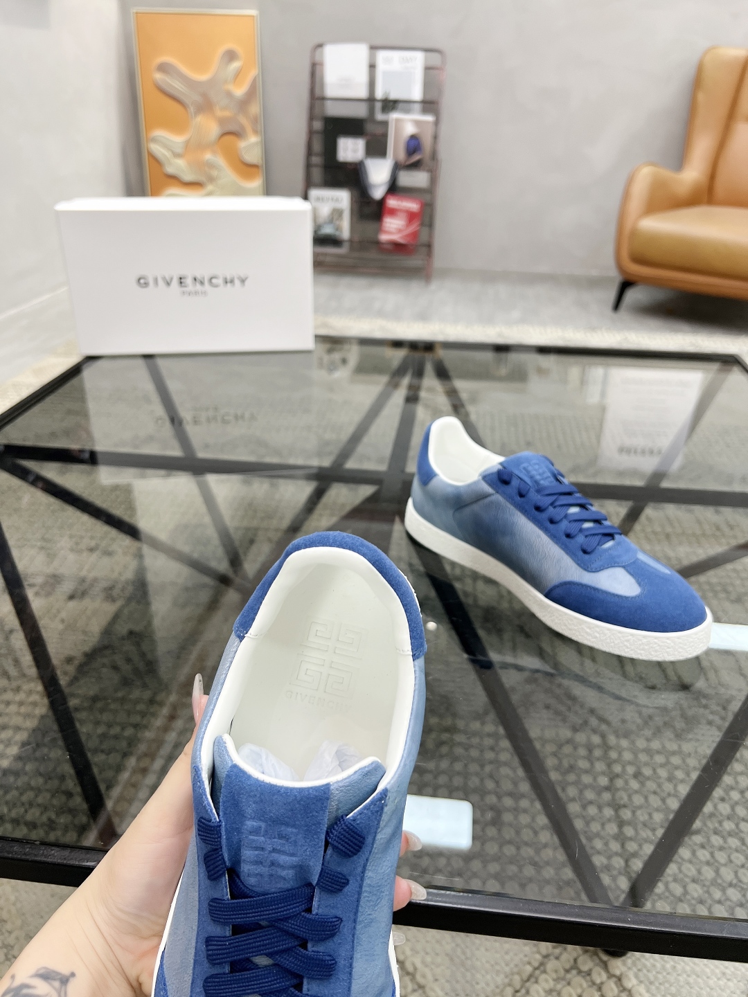  J 🔍顶级代购🇮🇹 纪 炸街男神新品专柜同步原厂配置，意大利进口定制牛皮面料，高品质工艺水洗工艺，全鞋