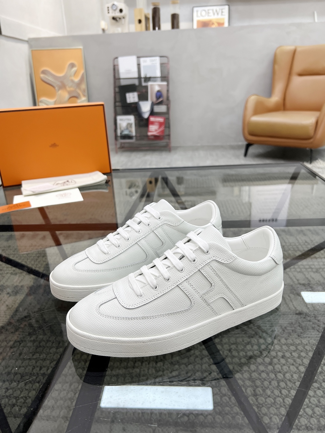  H 🔍顶级代购🇮🇹 爱 炸街男神休闲鞋新品来袭专柜同步发售原厂配置，意大利进口原版牛皮面料，高品质拼接