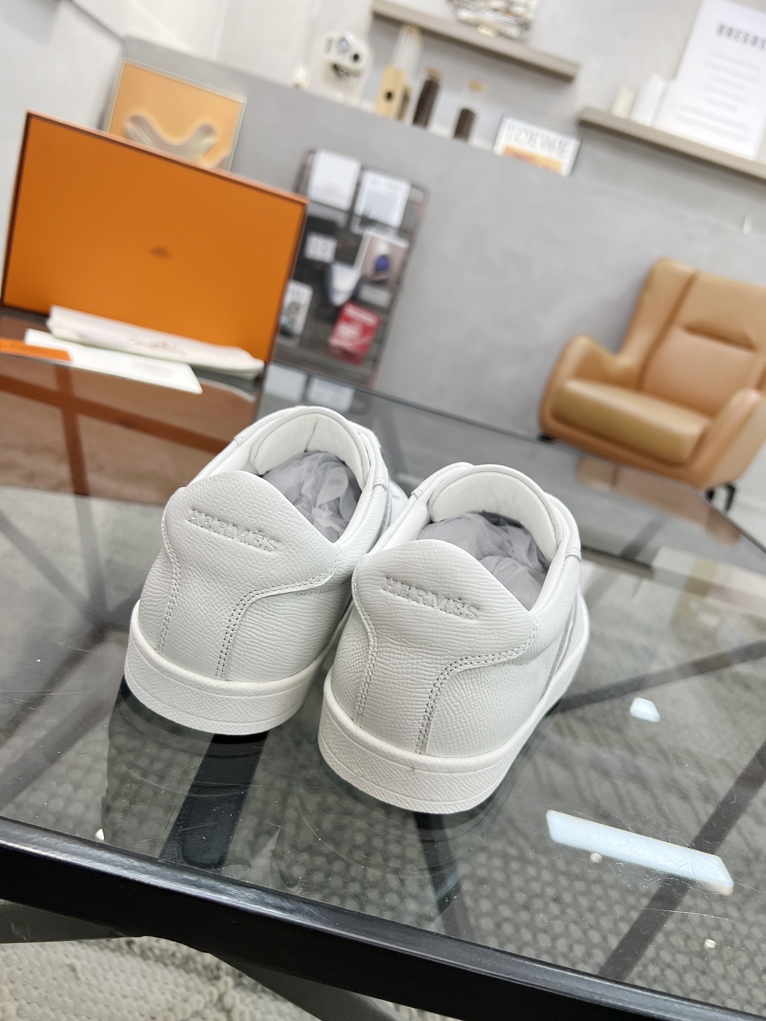  H 🔍顶级代购🇮🇹 爱 炸街男神休闲鞋新品来袭专柜同步发售原厂配置，意大利进口原版牛皮面料，高品质拼接