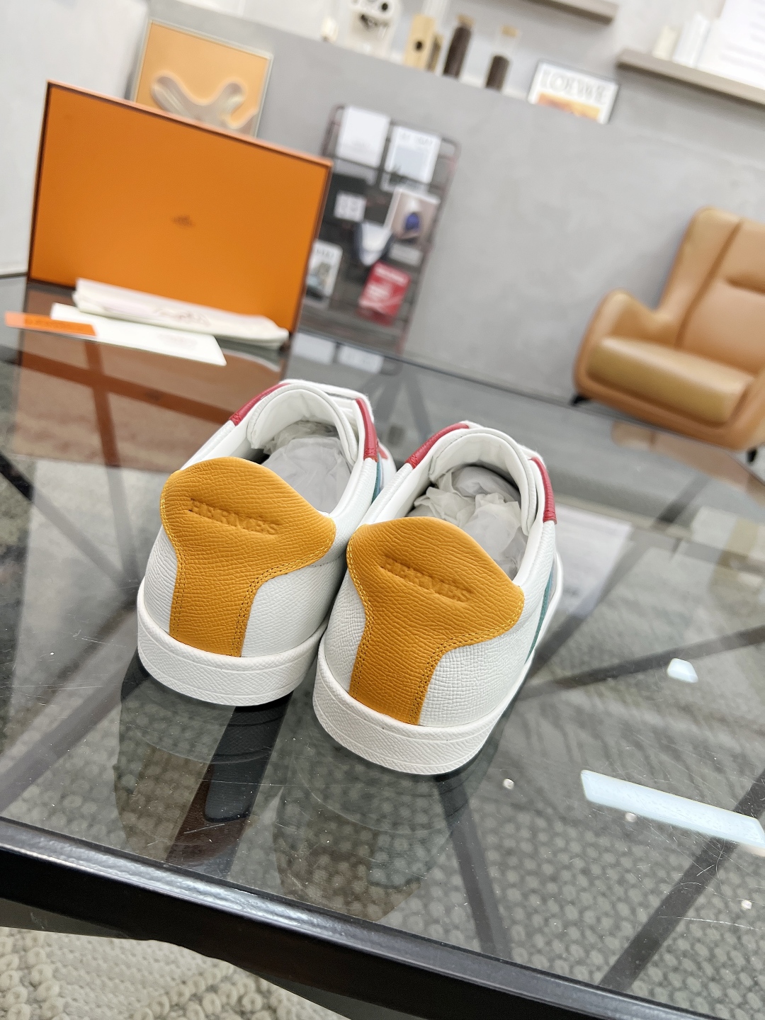  H 🔍顶级代购🇮🇹 爱 炸街男神休闲鞋新品来袭专柜同步发售原厂配置，意大利进口原版牛皮面料，高品质拼接