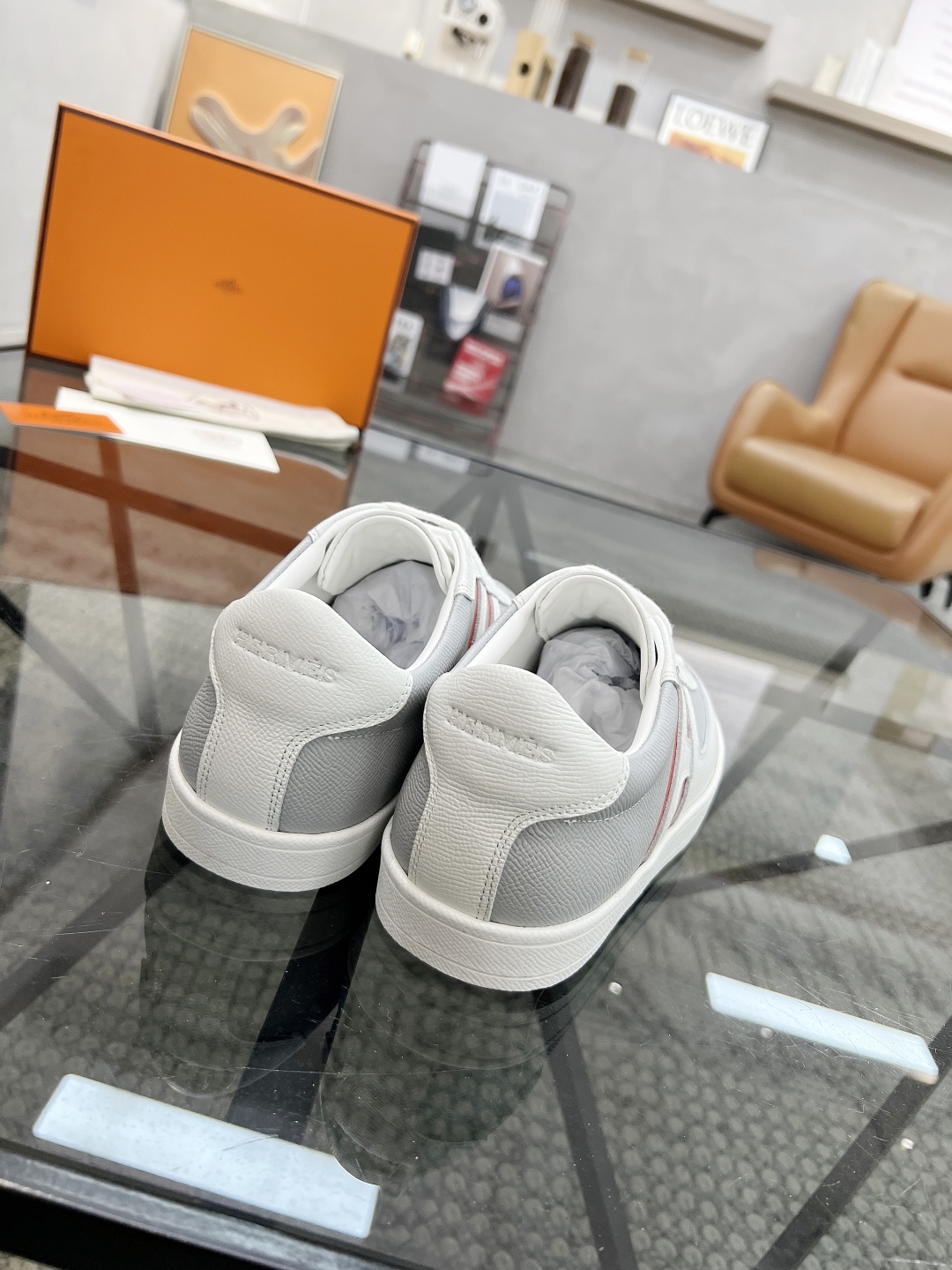  H 🔍顶级代购🇮🇹 爱 炸街男神休闲鞋新品来袭专柜同步发售原厂配置，意大利进口原版牛皮面料，高品质拼接