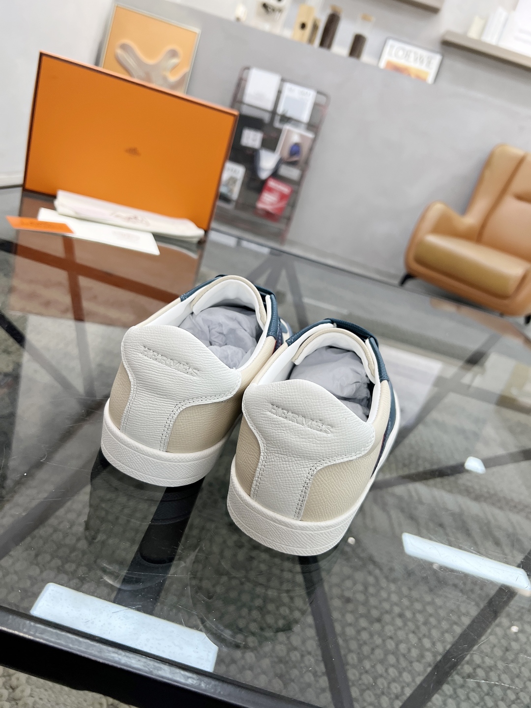  H 🔍顶级代购🇮🇹 爱 炸街男神休闲鞋新品来袭专柜同步发售原厂配置，意大利进口原版牛皮面料，高品质拼接
