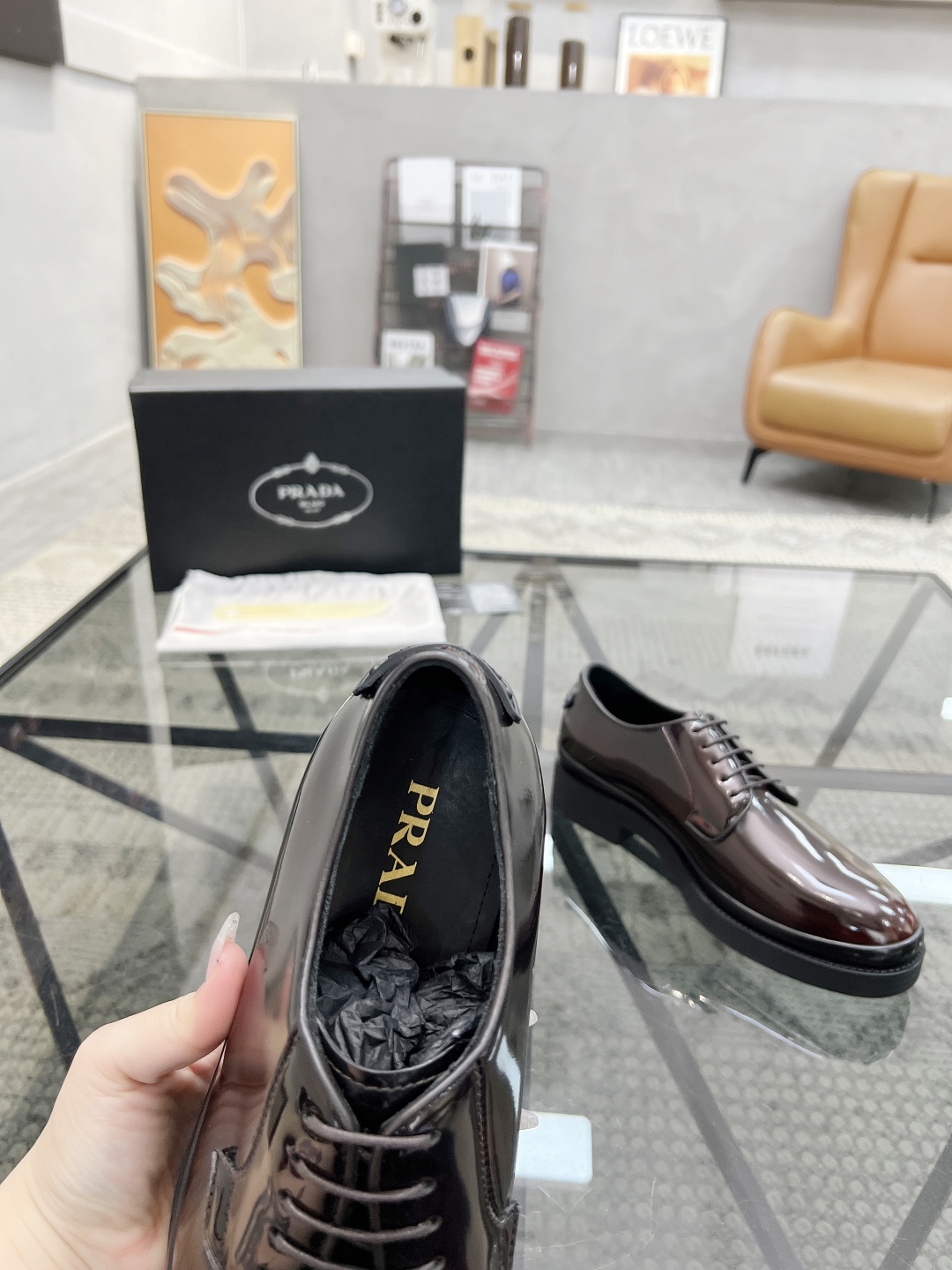  P 🔍顶级代购🇮🇹 普 炸街男神厚底休闲皮鞋新品来袭，专柜同步发售原厂配置，意大利进口原版开边珠牛皮面