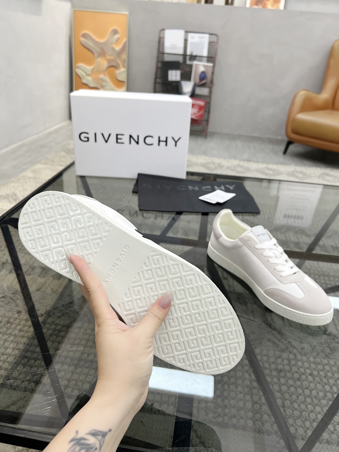  G 🔍顶级代购🇮🇹 纪 炸街男神新品来袭，超人气运动爆款专柜新款，原厂配置意大利进口牛皮搭配标志布面料
