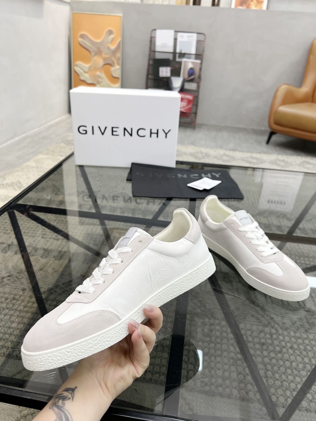  G 🔍顶级代购🇮🇹 纪 炸街男神新品来袭，超人气运动爆款专柜新款，原厂配置意大利进口牛皮搭配标志布面料