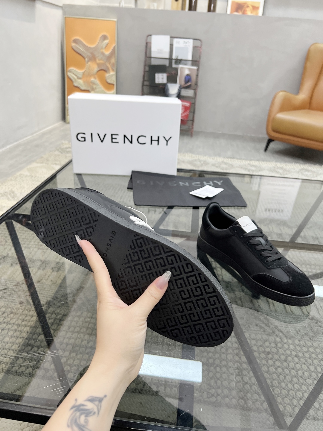 G 🔍顶级代购🇮🇹 纪 炸街男神新品来袭，超人气运动爆款专柜新款，原厂配置意大利进口牛皮搭配标志布面料