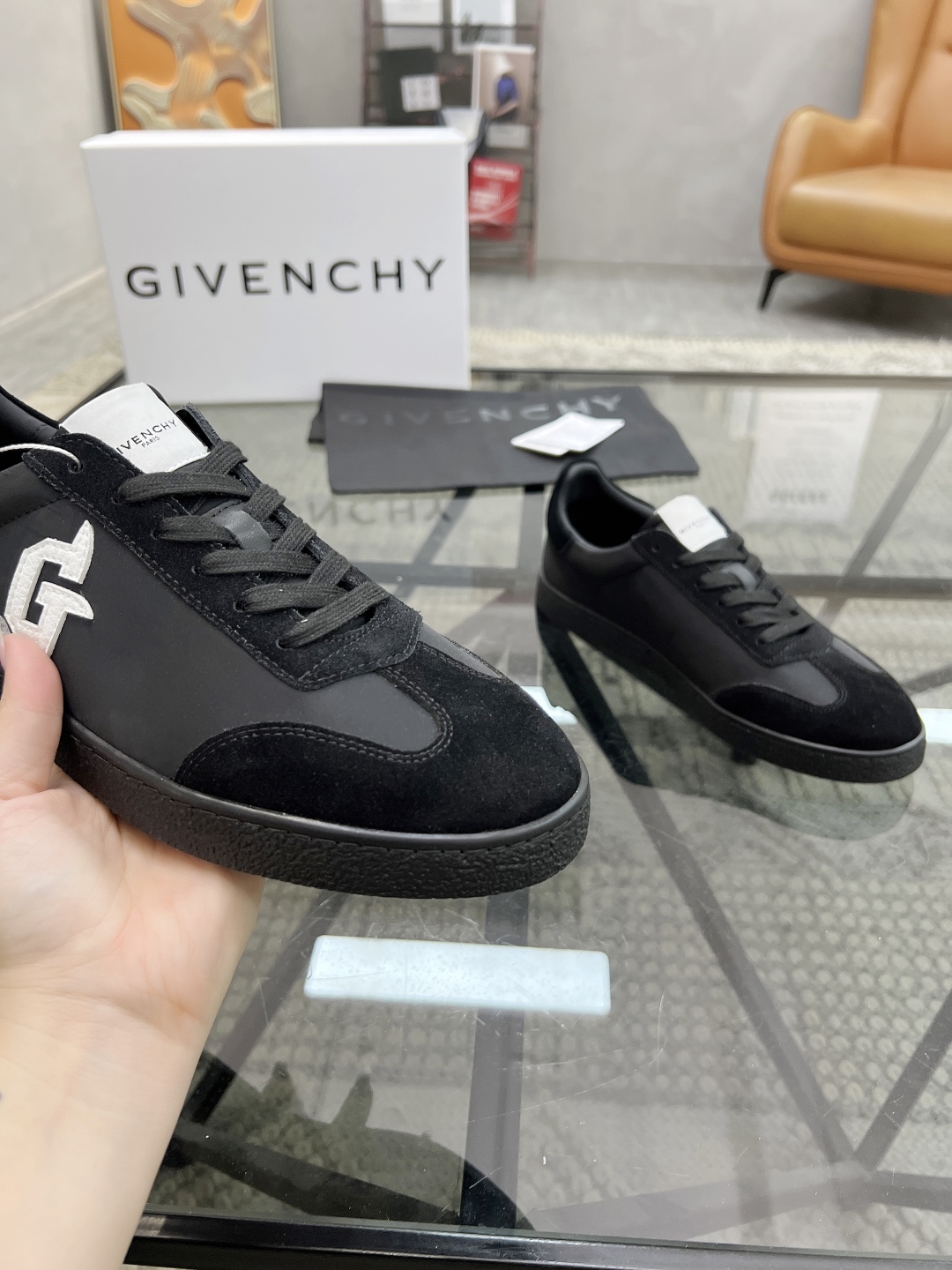  G 🔍顶级代购🇮🇹 纪 炸街男神新品来袭，超人气运动爆款专柜新款，原厂配置意大利进口牛皮搭配标志布面料