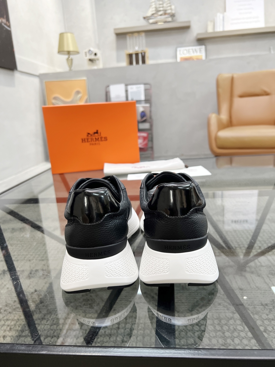  H 🔍顶级代购🇮🇹 爱 炸街男神运动鞋新品来袭专柜同步发售原厂配置，意大利进口原版牛皮搭配印花布面料，