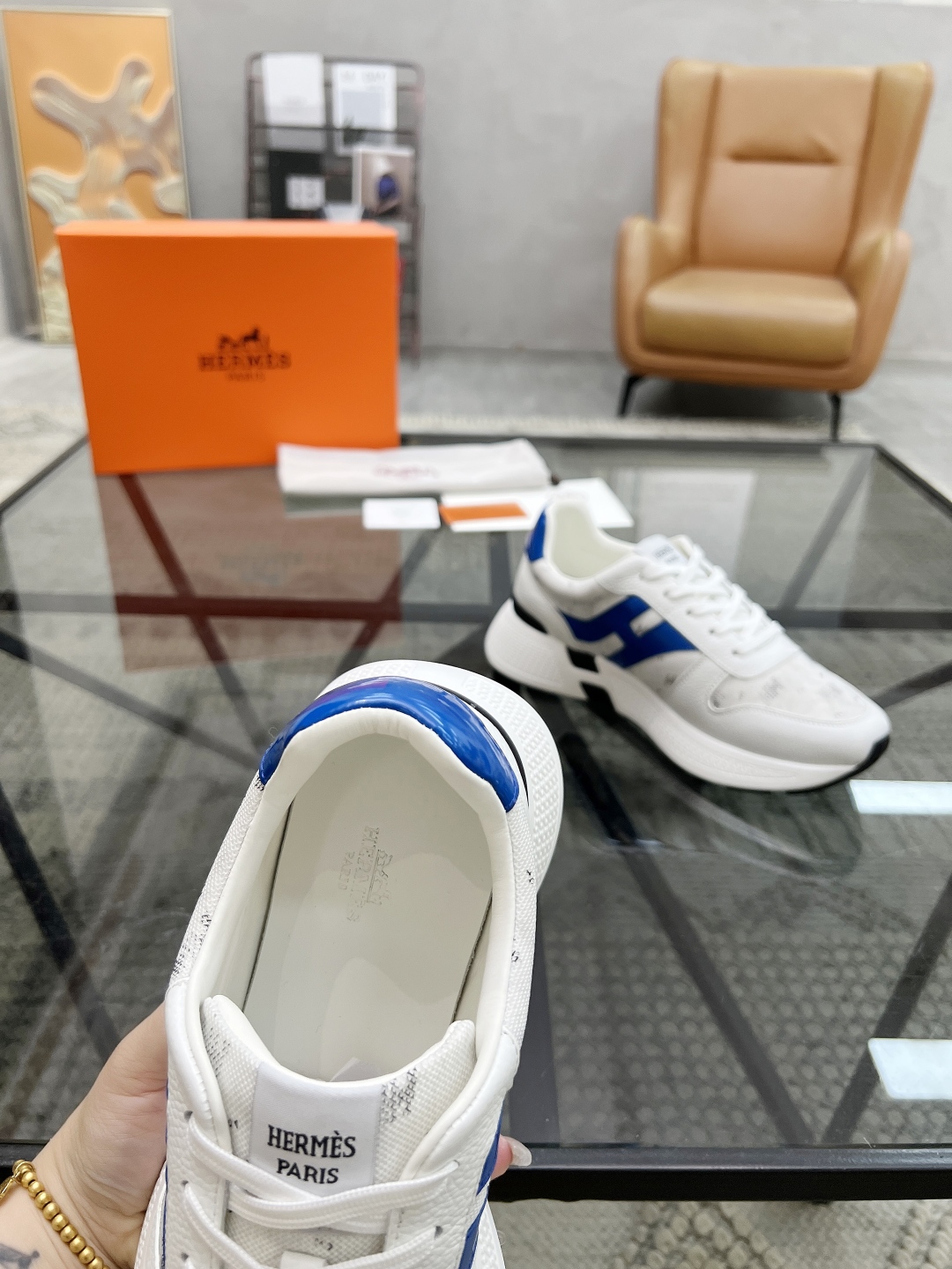  H 🔍顶级代购🇮🇹 爱 炸街男神运动鞋新品来袭专柜同步发售原厂配置，意大利进口原版牛皮搭配印花布面料，