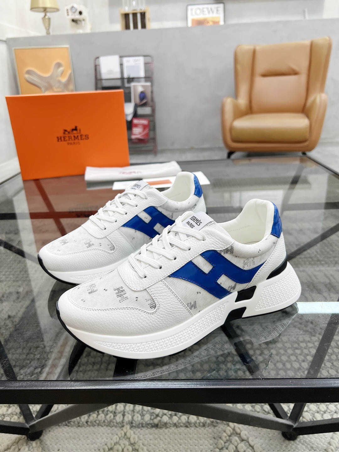  H 🔍顶级代购🇮🇹 爱 炸街男神运动鞋新品来袭专柜同步发售原厂配置，意大利进口原版牛皮搭配印花布面料，