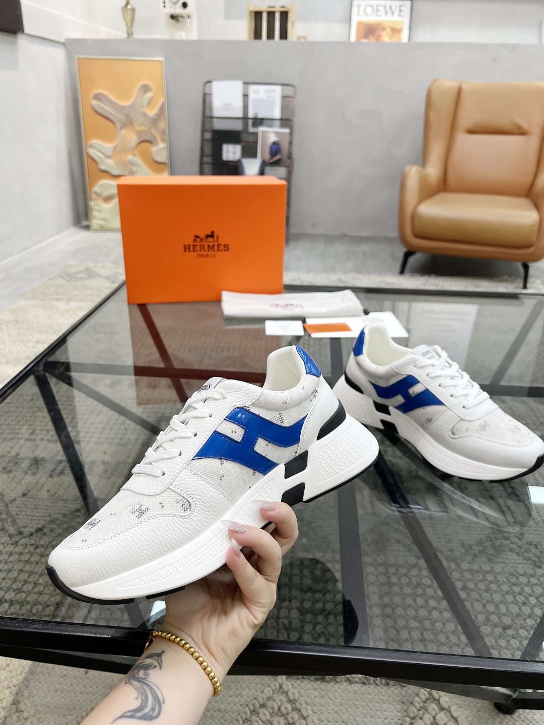  H 🔍顶级代购🇮🇹 爱 炸街男神运动鞋新品来袭专柜同步发售原厂配置，意大利进口原版牛皮搭配印花布面料，