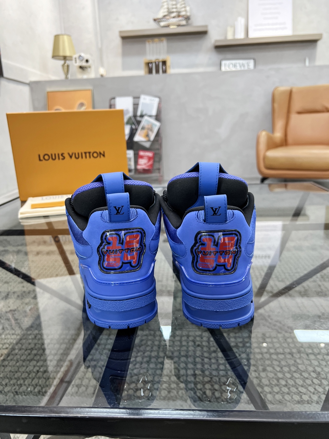  L 🔍顶级代购🇮🇹 路 炸街男神爆款运动板鞋专柜同步，鞋面意大利进口牛皮搭配网布面料，高品质缤纷色彩复