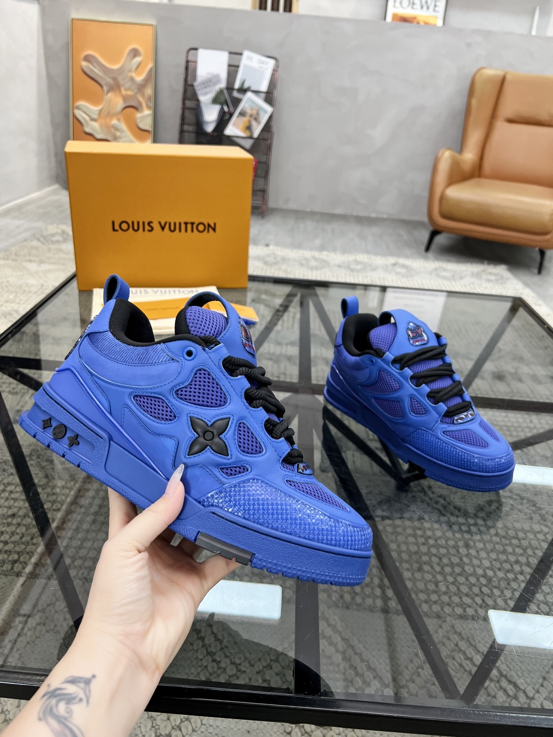  L 🔍顶级代购🇮🇹 路 炸街男神爆款运动板鞋专柜同步，鞋面意大利进口牛皮搭配网布面料，高品质缤纷色彩复