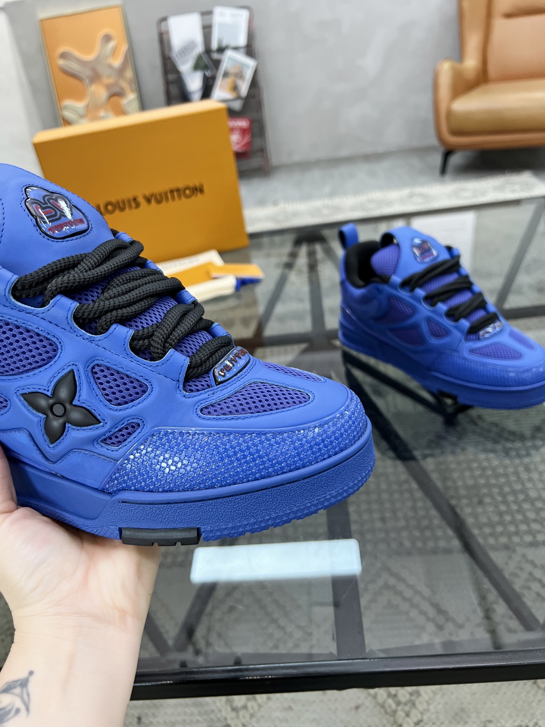  L 🔍顶级代购🇮🇹 路 炸街男神爆款运动板鞋专柜同步，鞋面意大利进口牛皮搭配网布面料，高品质缤纷色彩复
