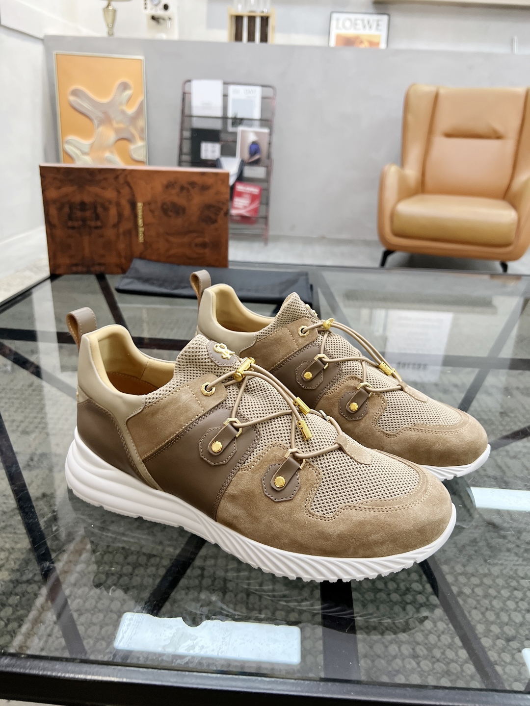  S 🔍顶级代购🇮🇹 史 炸街男神休闲运动鞋爆款专柜新品同步，鞋面意大利进口牛皮搭配网布面料，经典大方版