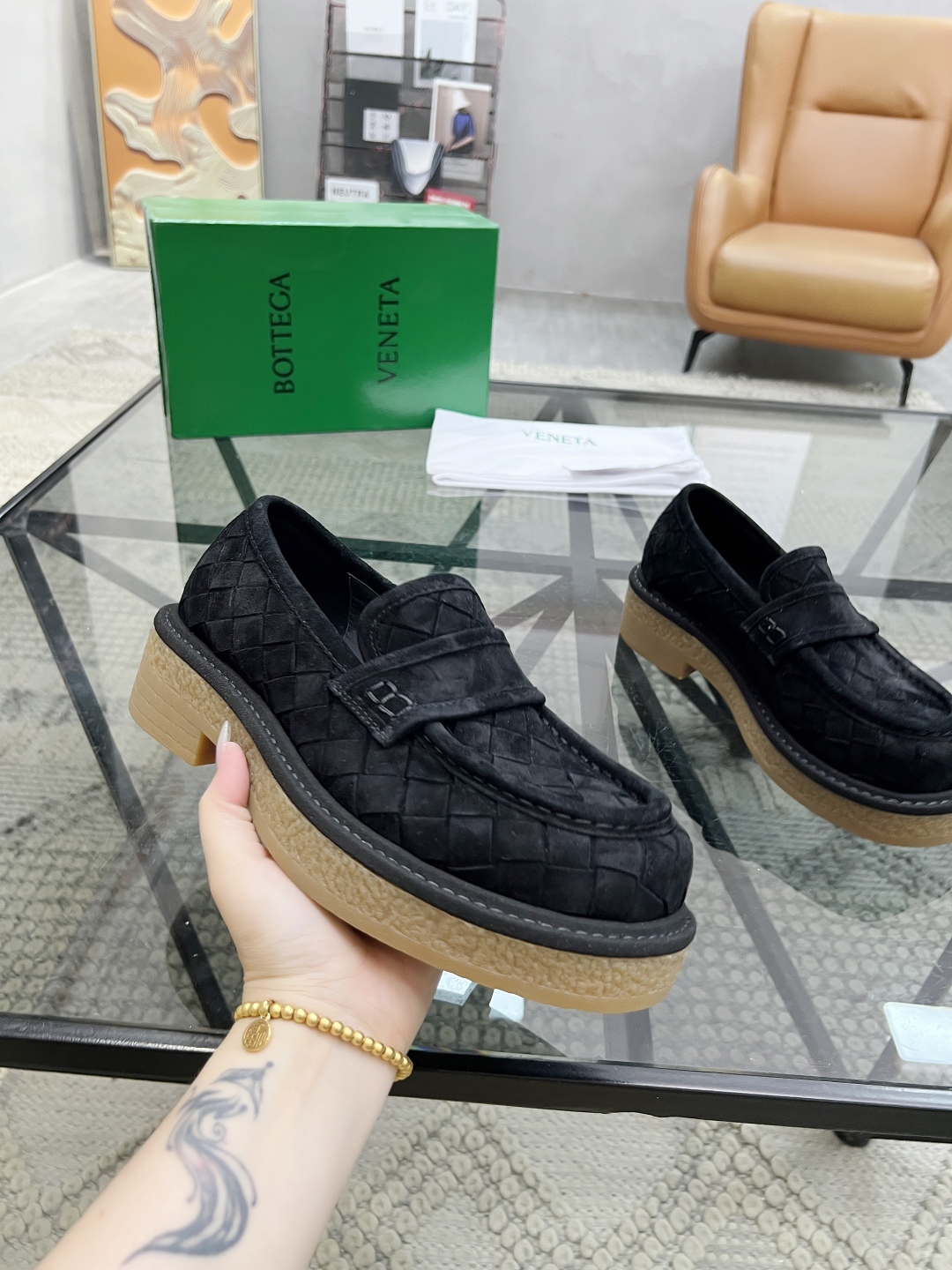  B 🔍顶级代购🇮🇹 碟 炸街情侣👫款官网新品套脚皮鞋原单货专柜同步，鞋面意大利进口牛皮面料，潮达人爆款