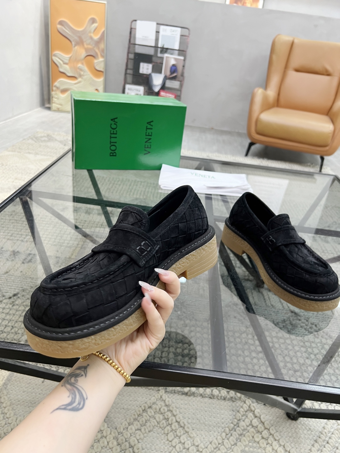  B 🔍顶级代购🇮🇹 碟 炸街情侣👫款官网新品套脚皮鞋原单货专柜同步，鞋面意大利进口牛皮面料，潮达人爆款