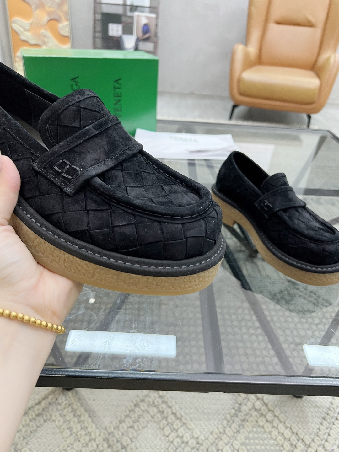  B 🔍顶级代购🇮🇹 碟 炸街情侣👫款官网新品套脚皮鞋原单货专柜同步，鞋面意大利进口牛皮面料，潮达人爆款