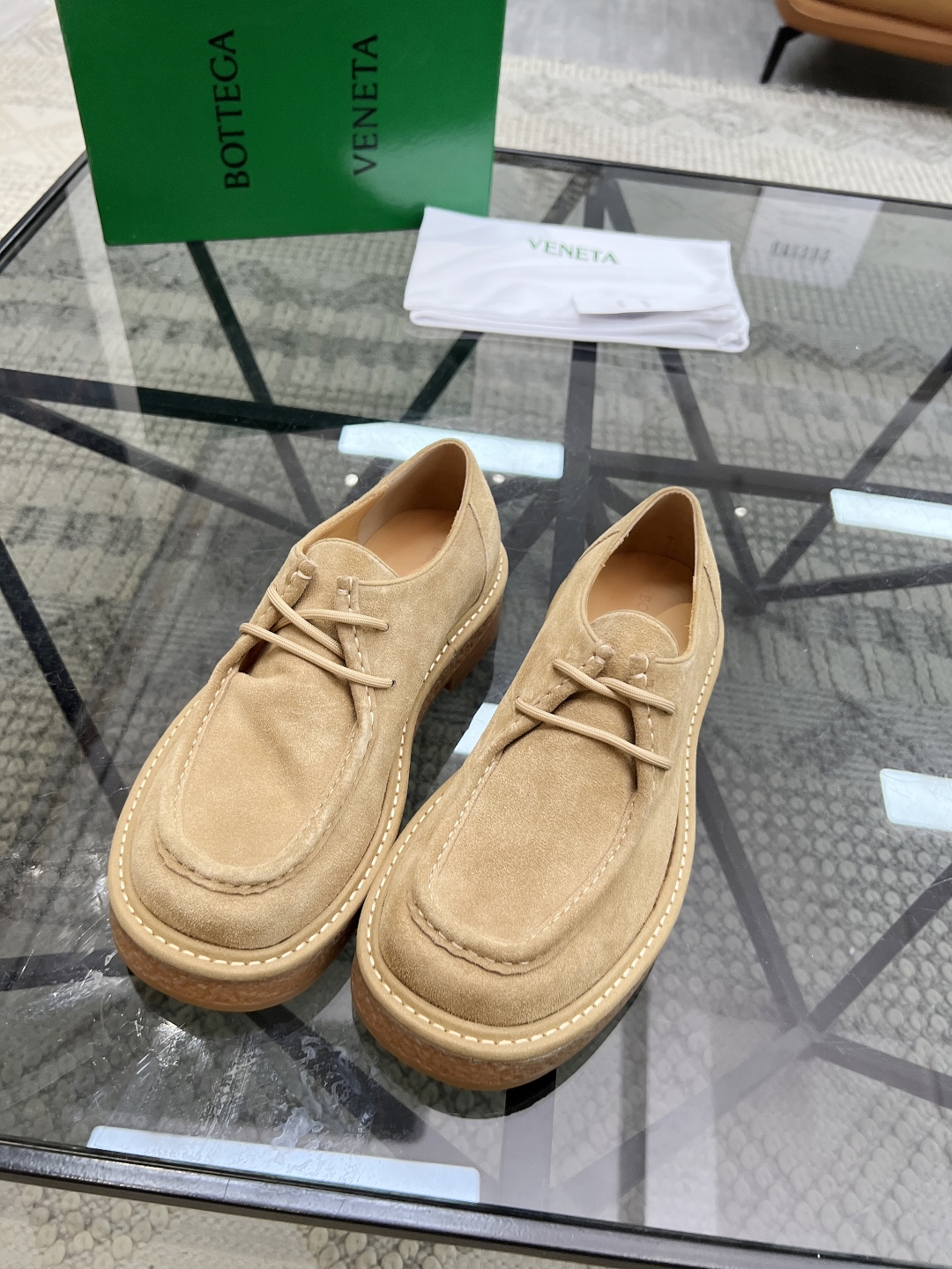  B 🔍顶级代购🇮🇹 碟 炸街情侣👫款官网新品套脚皮鞋原单货专柜同步，鞋面意大利进口牛皮面料，潮达人爆款