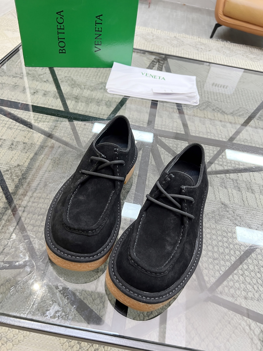  B 🔍顶级代购🇮🇹 碟 炸街情侣👫款官网新品套脚皮鞋原单货专柜同步，鞋面意大利进口牛皮面料，潮达人爆款