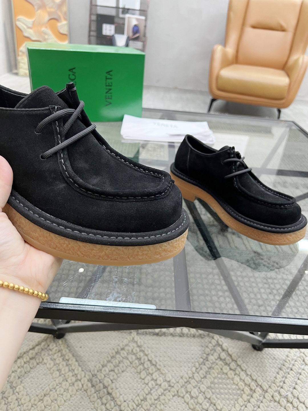  B 🔍顶级代购🇮🇹 碟 炸街情侣👫款官网新品套脚皮鞋原单货专柜同步，鞋面意大利进口牛皮面料，潮达人爆款