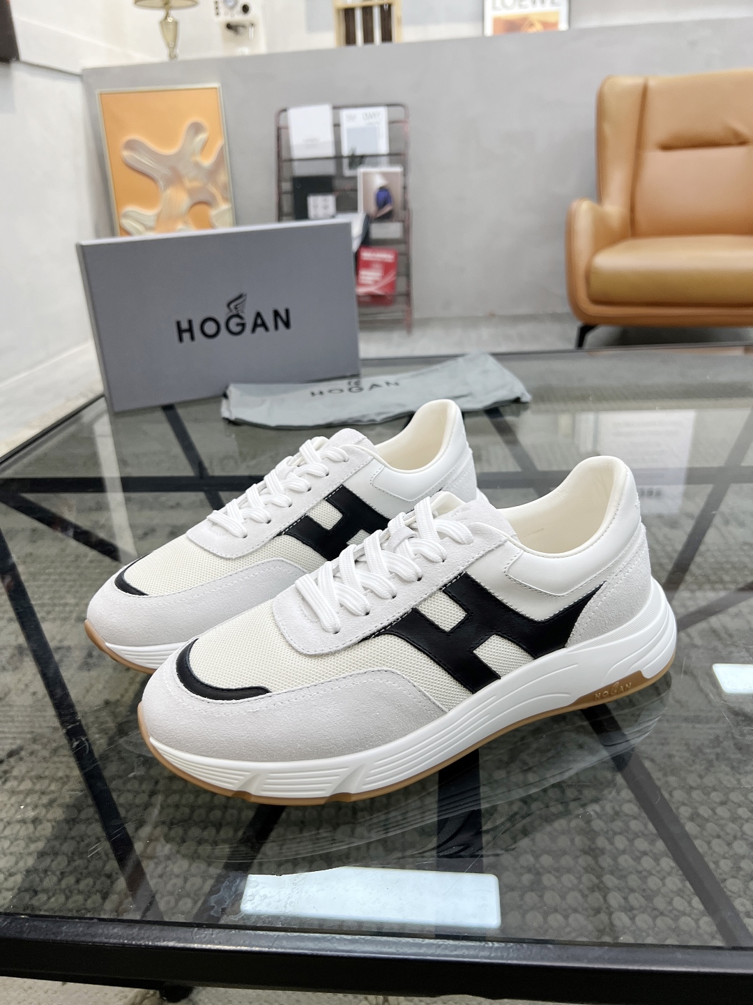  H 🔍顶级代购🇮🇹 霍 炸街男神新品来袭，超人气爆款专柜新款，原厂配置意大利进口牛皮搭配网布面料，高品