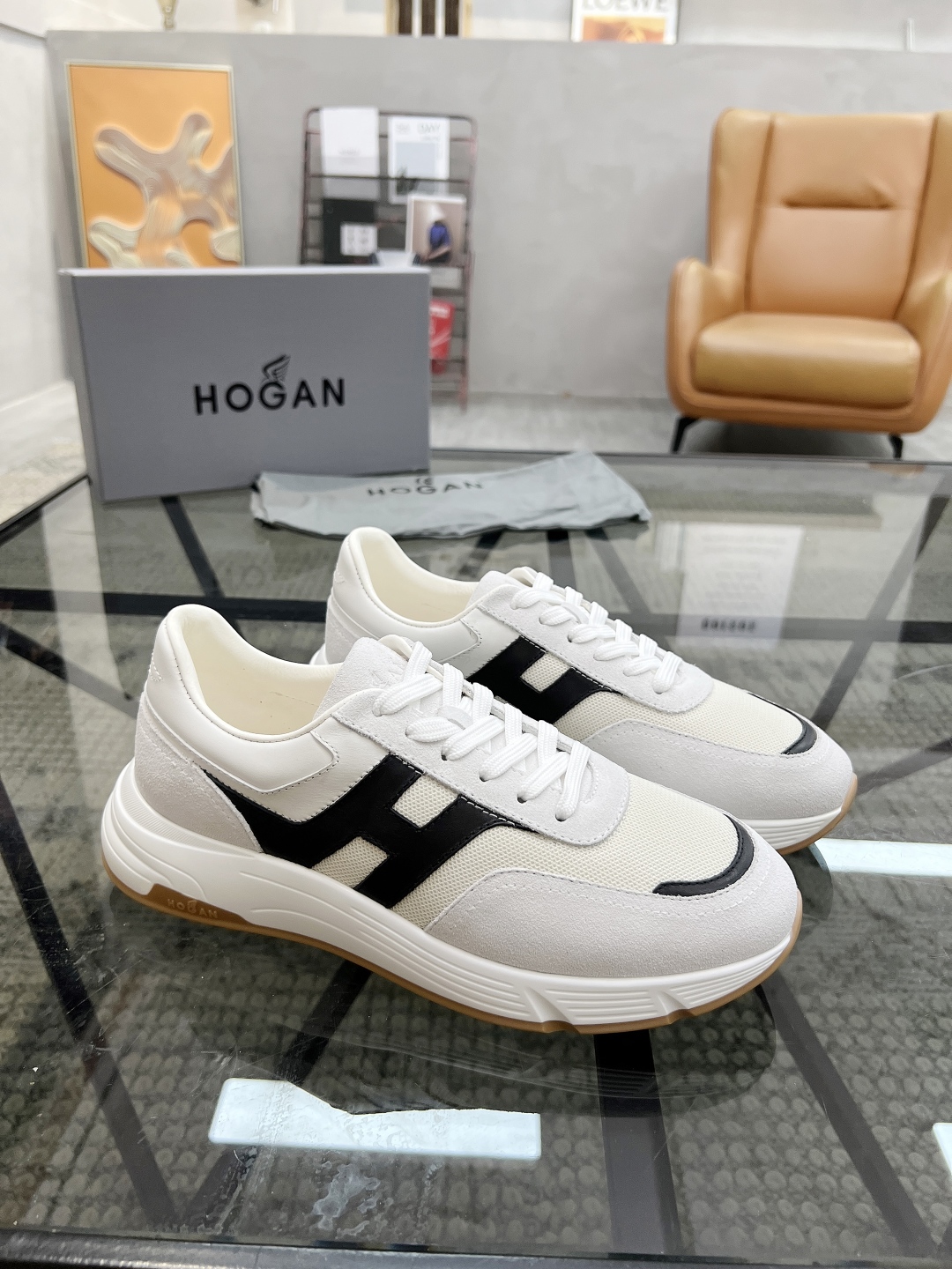  H 🔍顶级代购🇮🇹 霍 炸街男神新品来袭，超人气爆款专柜新款，原厂配置意大利进口牛皮搭配网布面料，高品