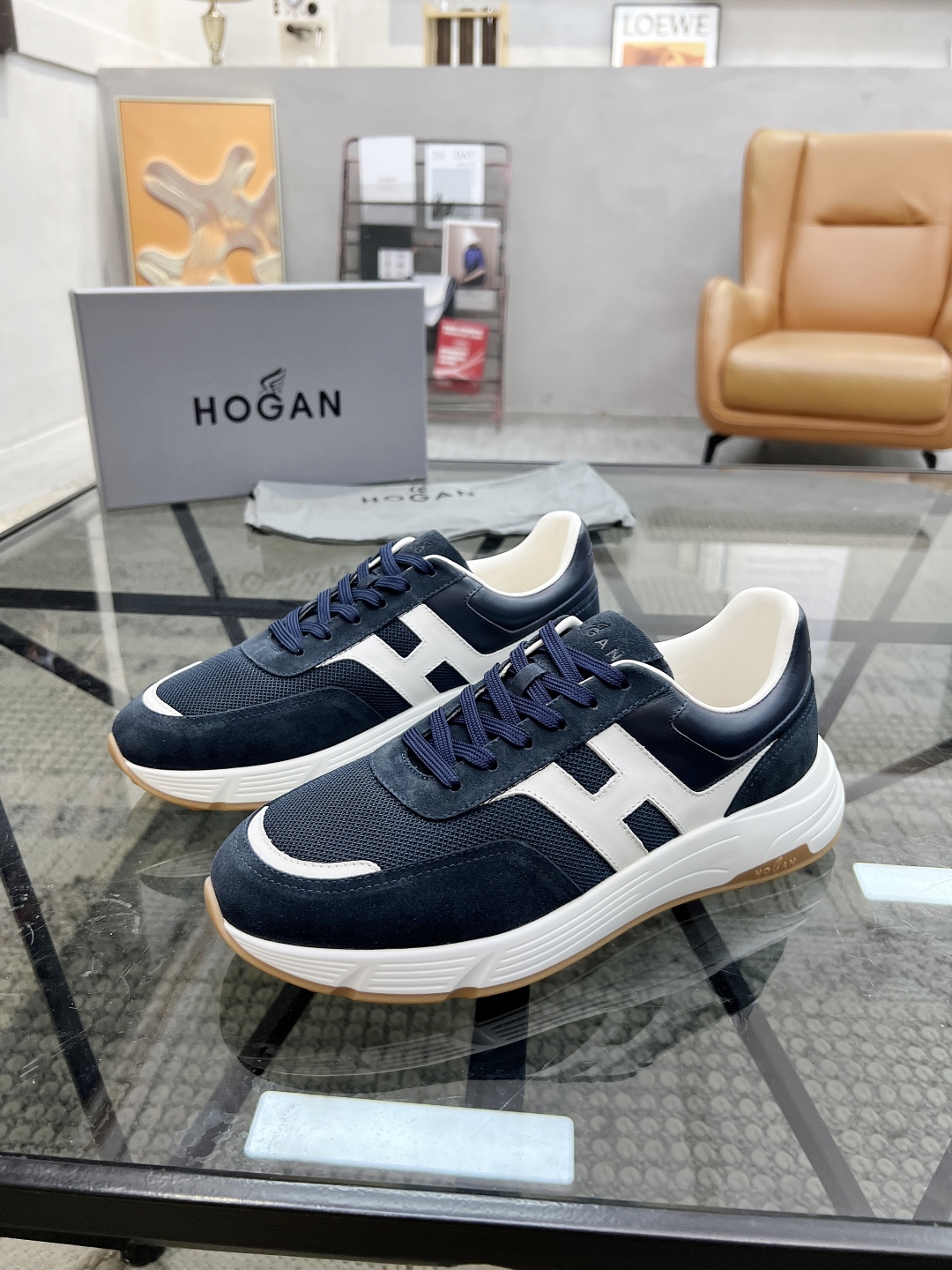  H 🔍顶级代购🇮🇹 霍 炸街男神新品来袭，超人气爆款专柜新款，原厂配置意大利进口牛皮搭配网布面料，高品