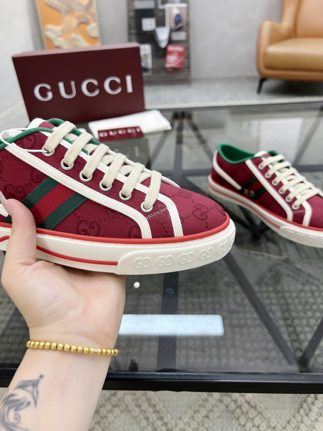  G 🔍顶级代购🇮🇹 古 炸街男神潮鞋专柜同步发售原厂配置，意大利进口进口标志布面料，高品质拼接复杂工艺