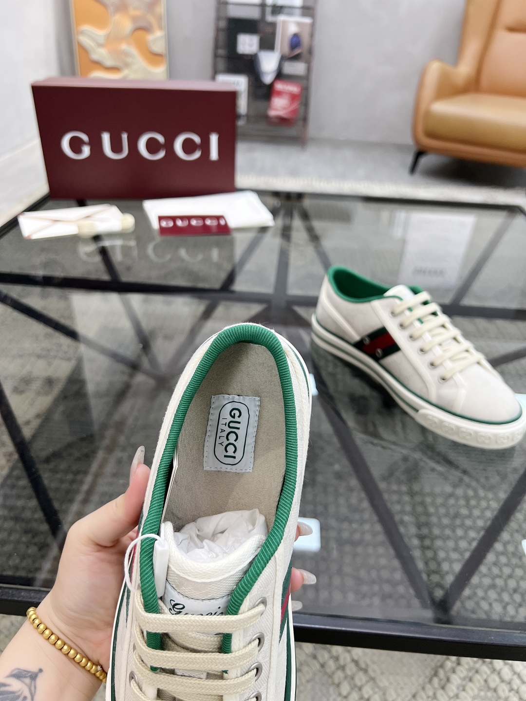  G 🔍顶级代购🇮🇹 古 炸街男神潮鞋专柜同步发售原厂配置，意大利进口进口标志布面料，高品质拼接复杂工艺