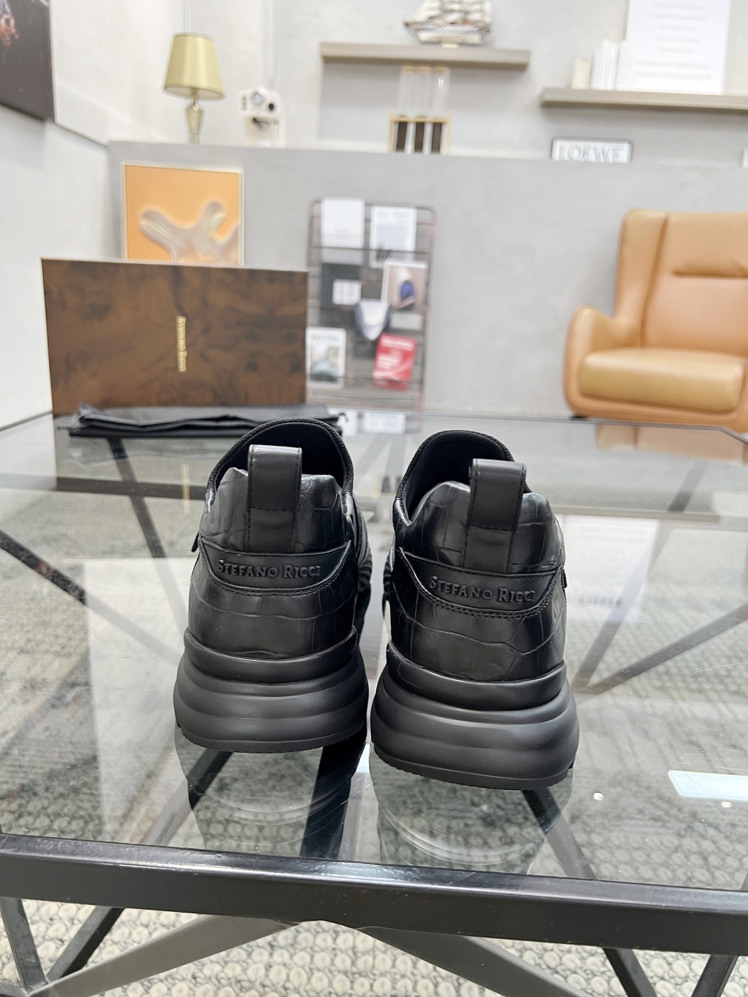  S 🔍顶级代购🇮🇹 史 炸街男神休闲运动鞋爆款专柜新品同步，鞋面意大利进口牛皮搭配网布面料，经典大方版