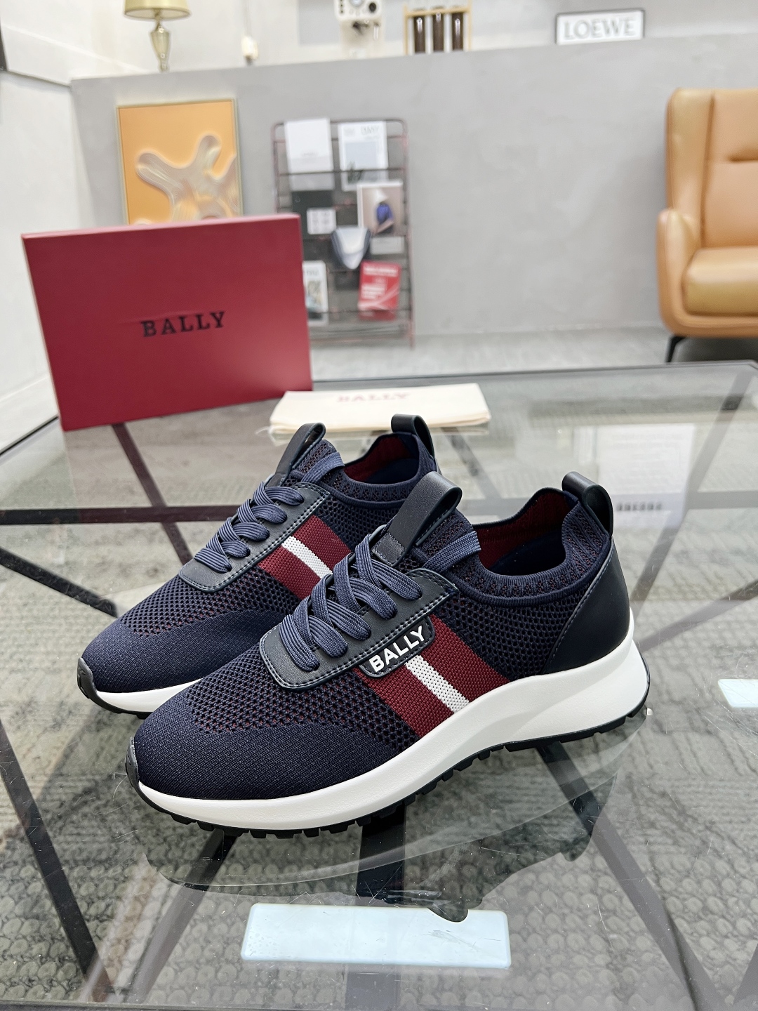  B 🔍顶级代购🇮🇹 巴 炸街男神新品运动鞋专柜同步发售原厂配置，意大利进口原版飞织面料，经典透气舒适，