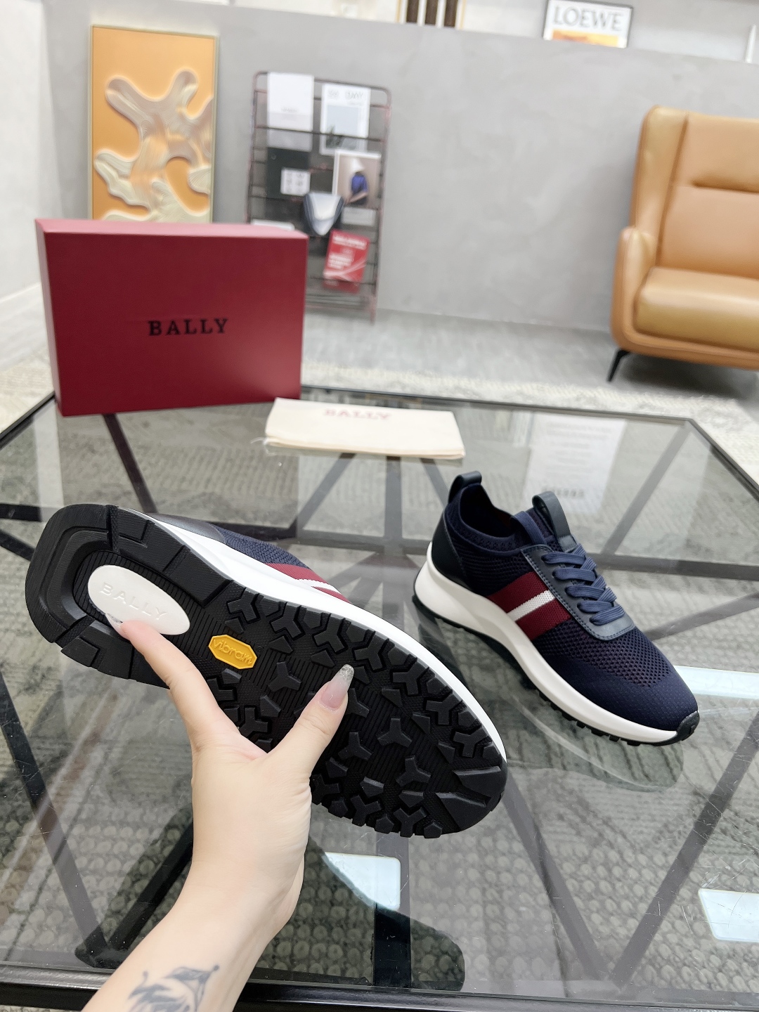  B 🔍顶级代购🇮🇹 巴 炸街男神新品运动鞋专柜同步发售原厂配置，意大利进口原版飞织面料，经典透气舒适，