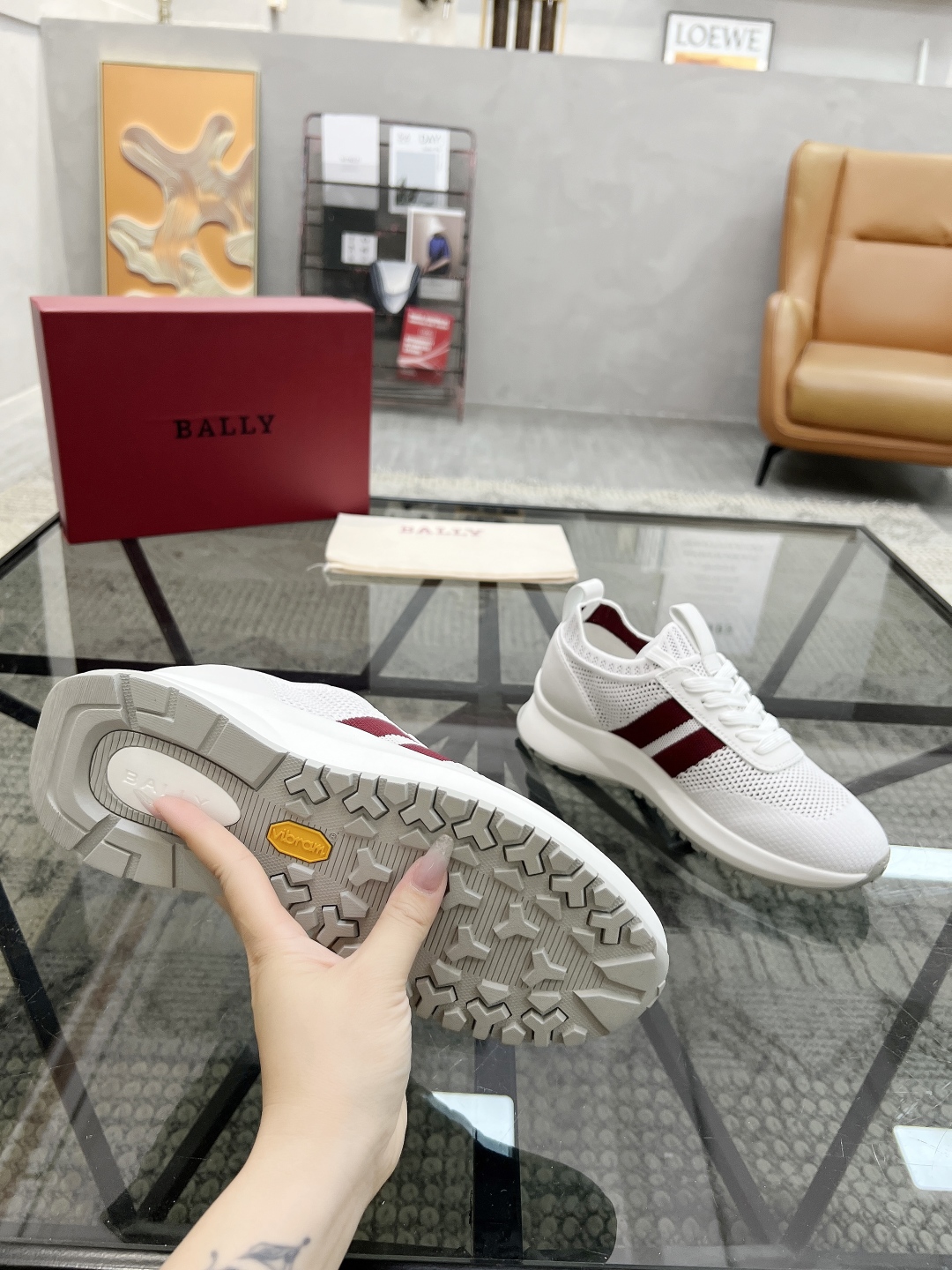 B 🔍顶级代购🇮🇹 巴 炸街男神新品运动鞋专柜同步发售原厂配置，意大利进口原版飞织面料，经典透气舒适，