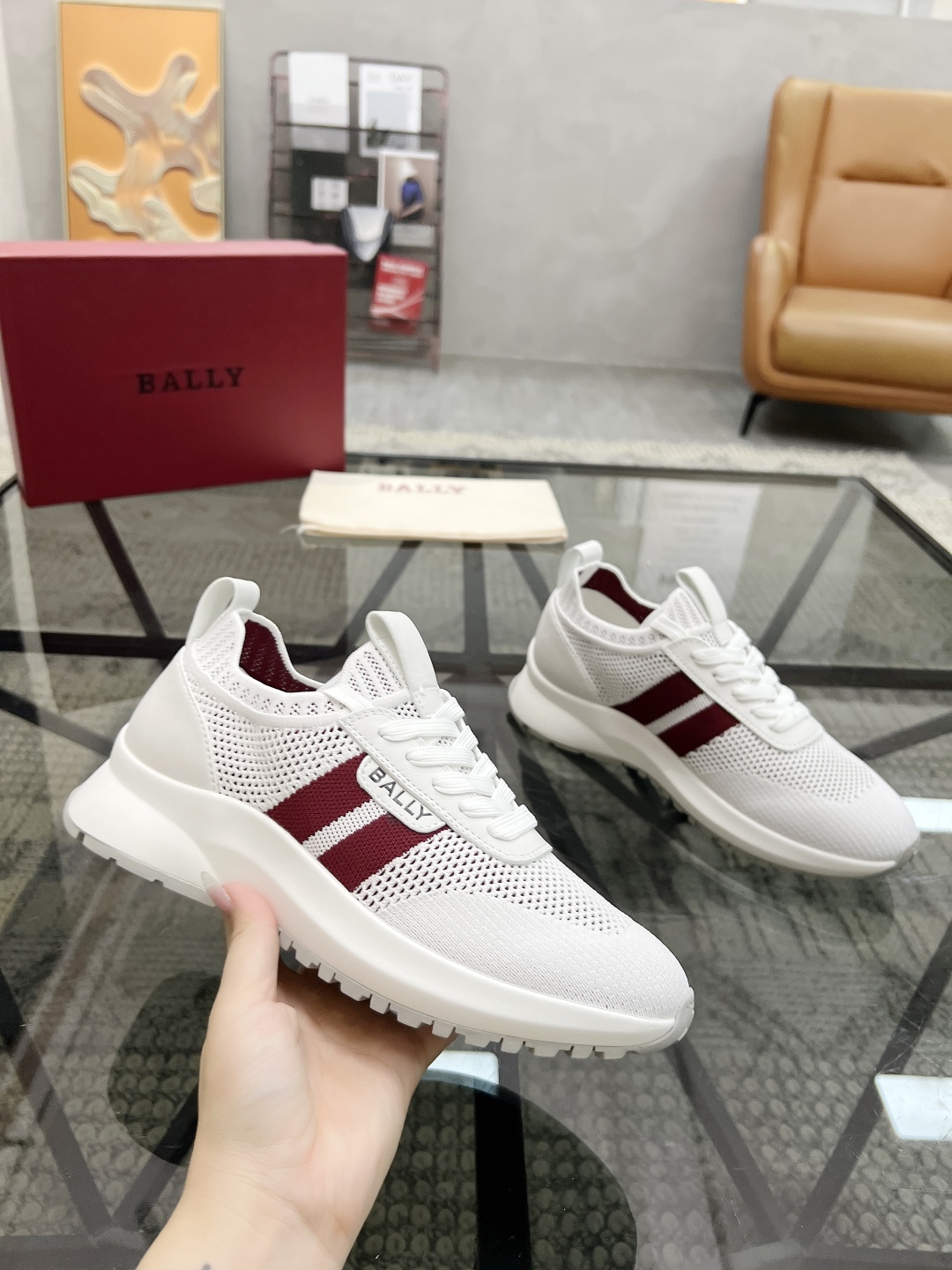  B 🔍顶级代购🇮🇹 巴 炸街男神新品运动鞋专柜同步发售原厂配置，意大利进口原版飞织面料，经典透气舒适，