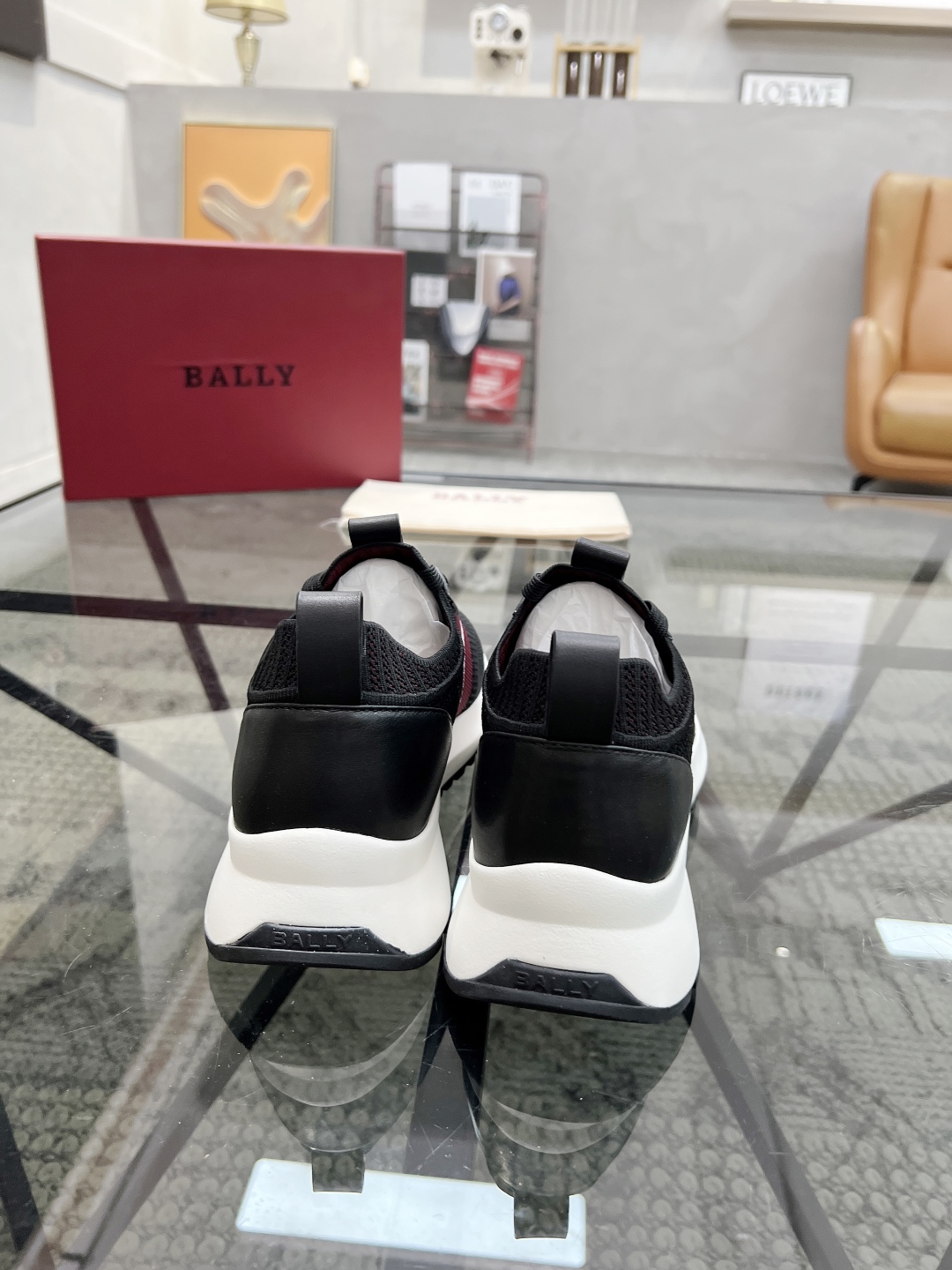  B 🔍顶级代购🇮🇹 巴 炸街男神新品运动鞋专柜同步发售原厂配置，意大利进口原版飞织面料，经典透气舒适，