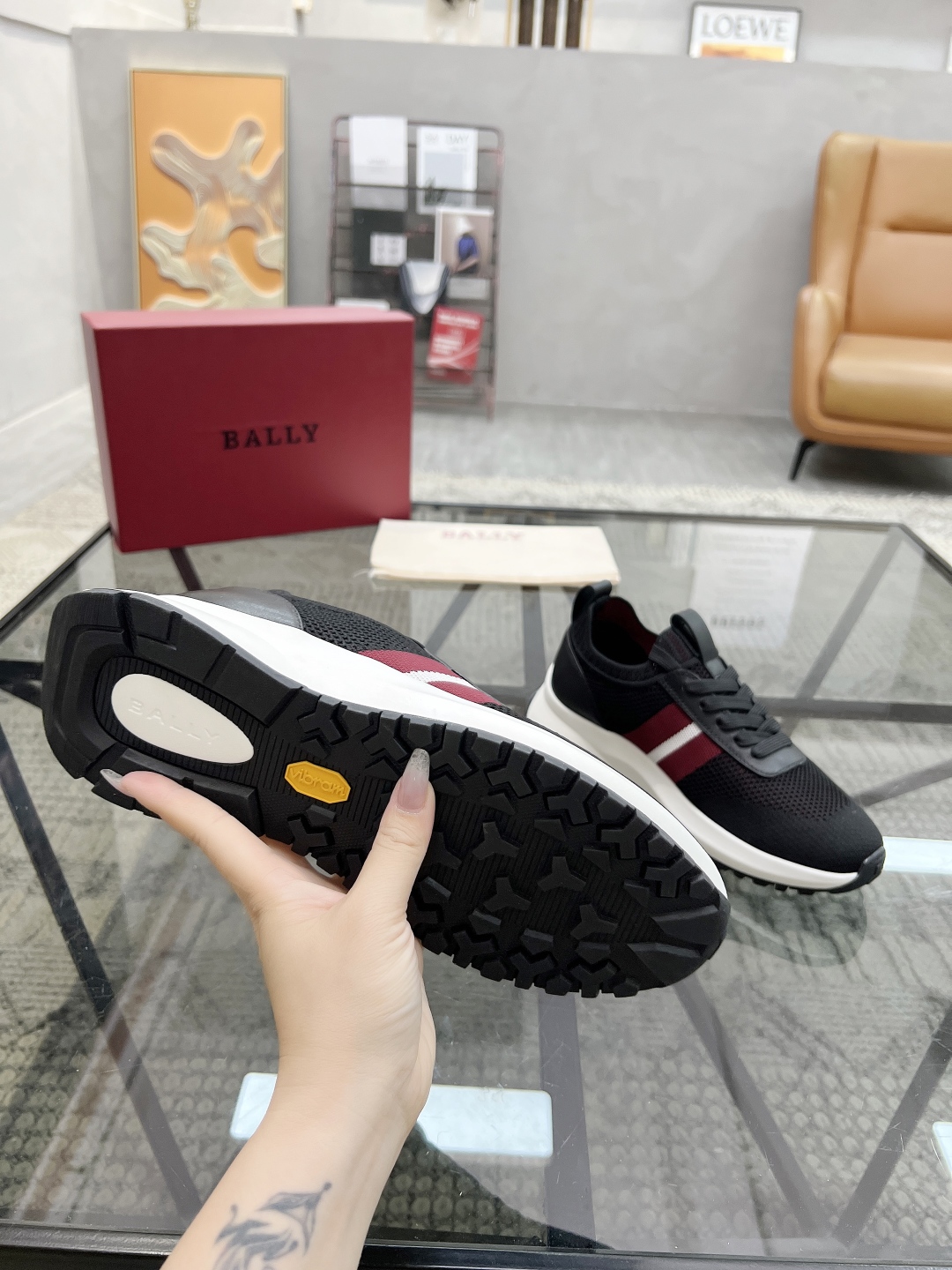  B 🔍顶级代购🇮🇹 巴 炸街男神新品运动鞋专柜同步发售原厂配置，意大利进口原版飞织面料，经典透气舒适，