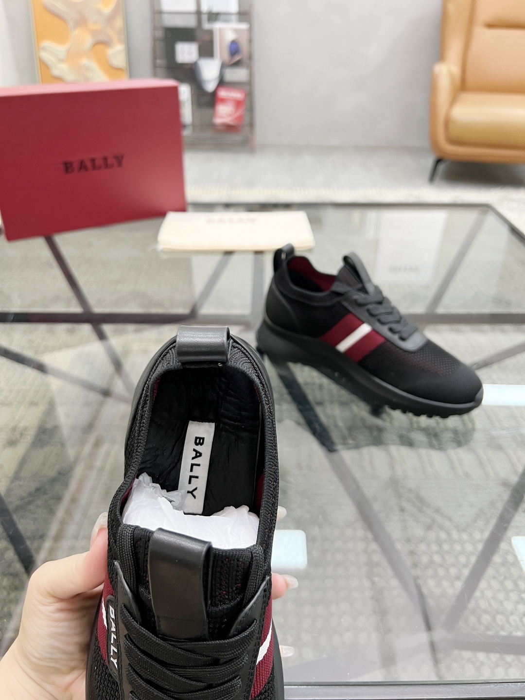  B 🔍顶级代购🇮🇹 巴 炸街男神新品运动鞋专柜同步发售原厂配置，意大利进口原版飞织面料，经典透气舒适，