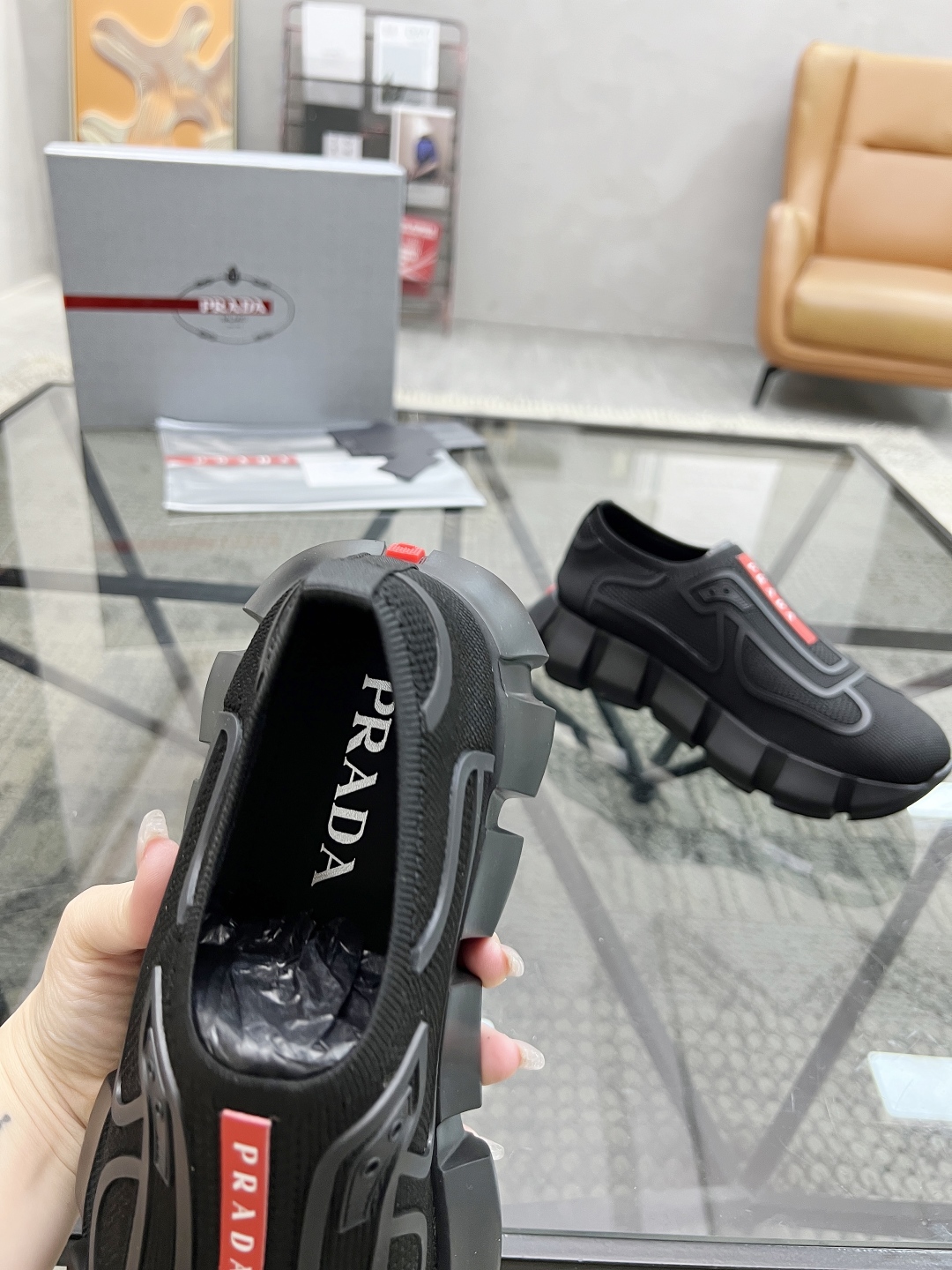  P 🔍顶级代购🇮🇹 普 炸街男神增高厚底系列专柜同步发售原厂配置，意大利进口飞织面料，色彩缤纷潮达人必
