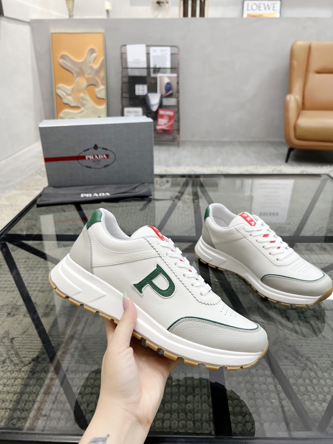  P 🔍顶级代购🇮🇹 普 炸街男神新品来袭，超人气爆款专柜新款，原厂配置意大利进口牛皮面料，高品质复杂拼