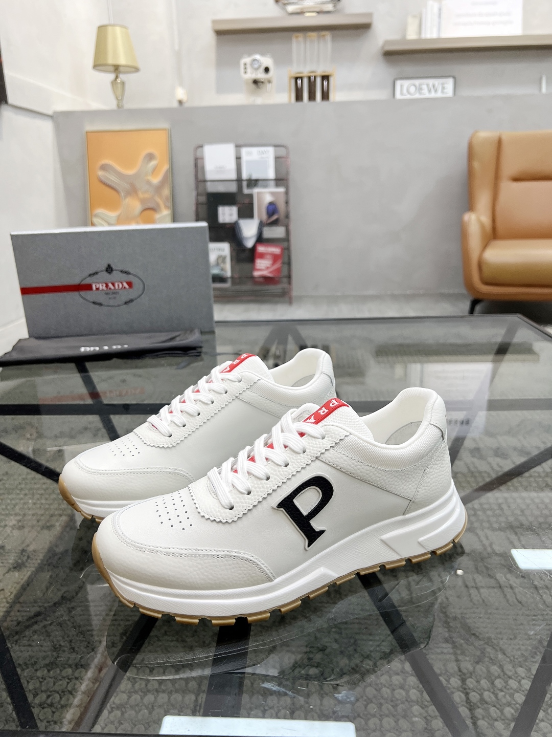  P 🔍顶级代购🇮🇹 普 炸街男神新品来袭，超人气爆款专柜新款，原厂配置意大利进口牛皮面料，高品质复杂拼
