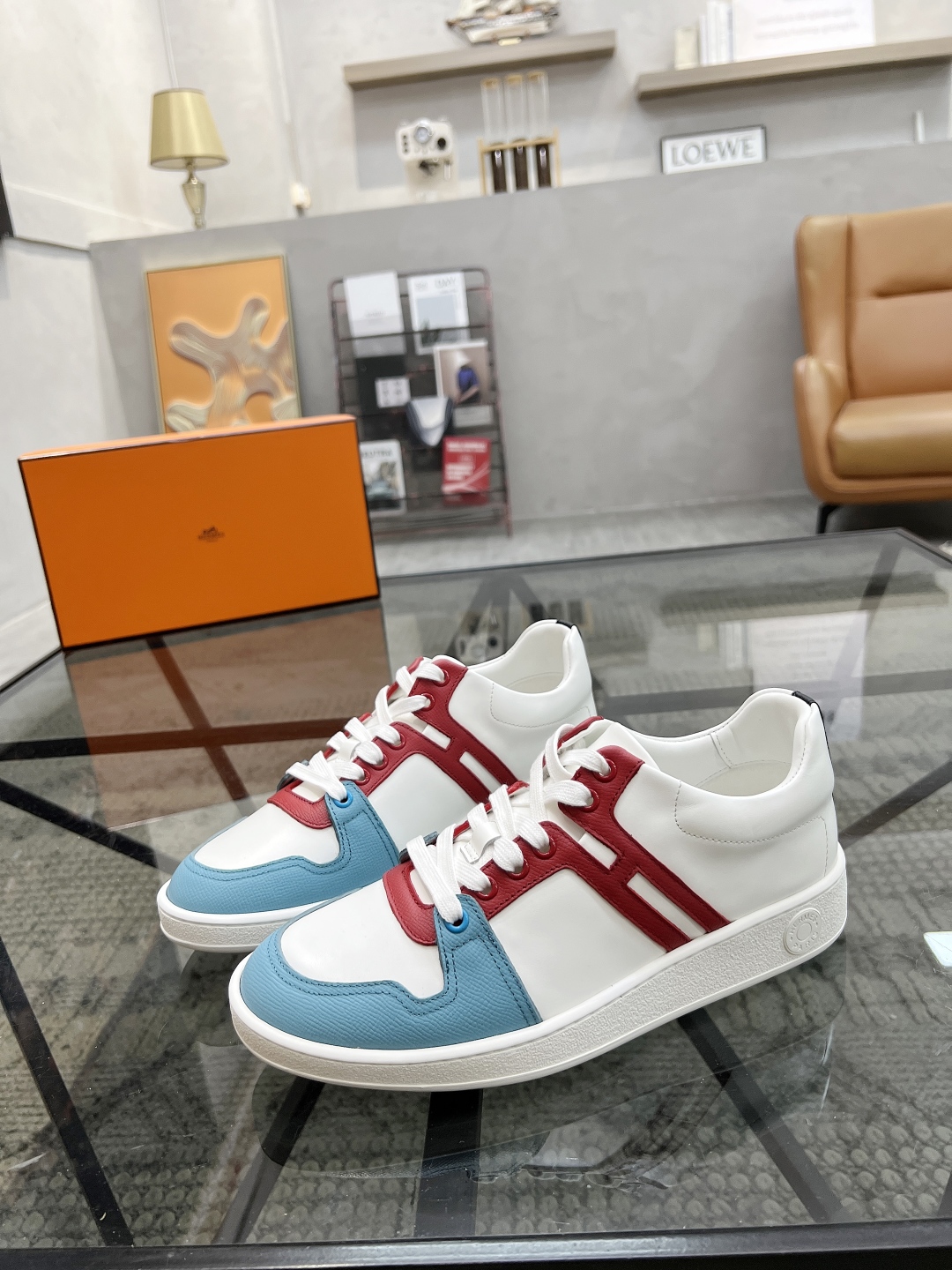  H 🔍顶级代购🇮🇹 爱 炸街男神休闲鞋新品来袭专柜同步发售原厂配置，意大利进口原版牛皮面料，高品质拼接