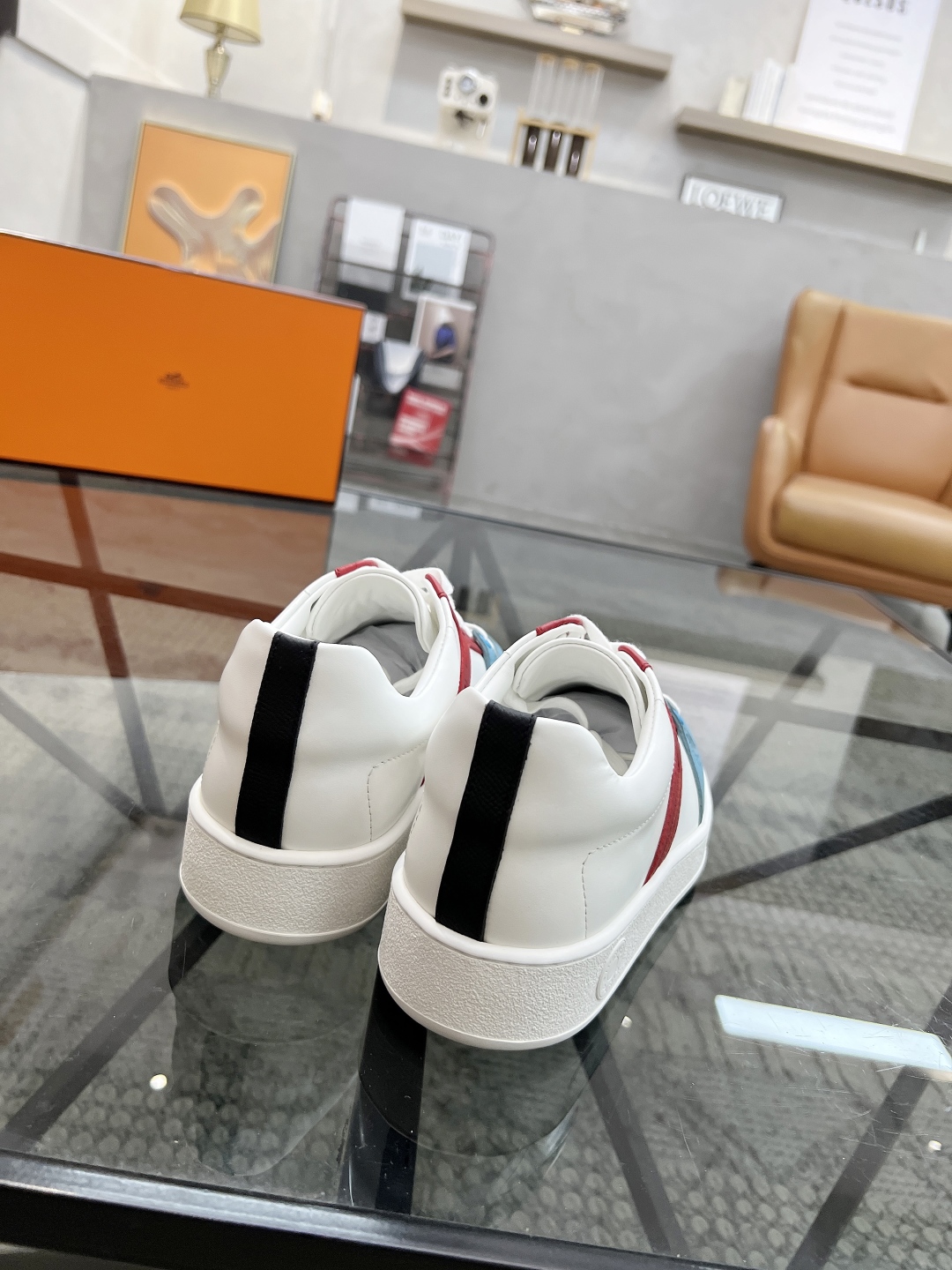  H 🔍顶级代购🇮🇹 爱 炸街男神休闲鞋新品来袭专柜同步发售原厂配置，意大利进口原版牛皮面料，高品质拼接