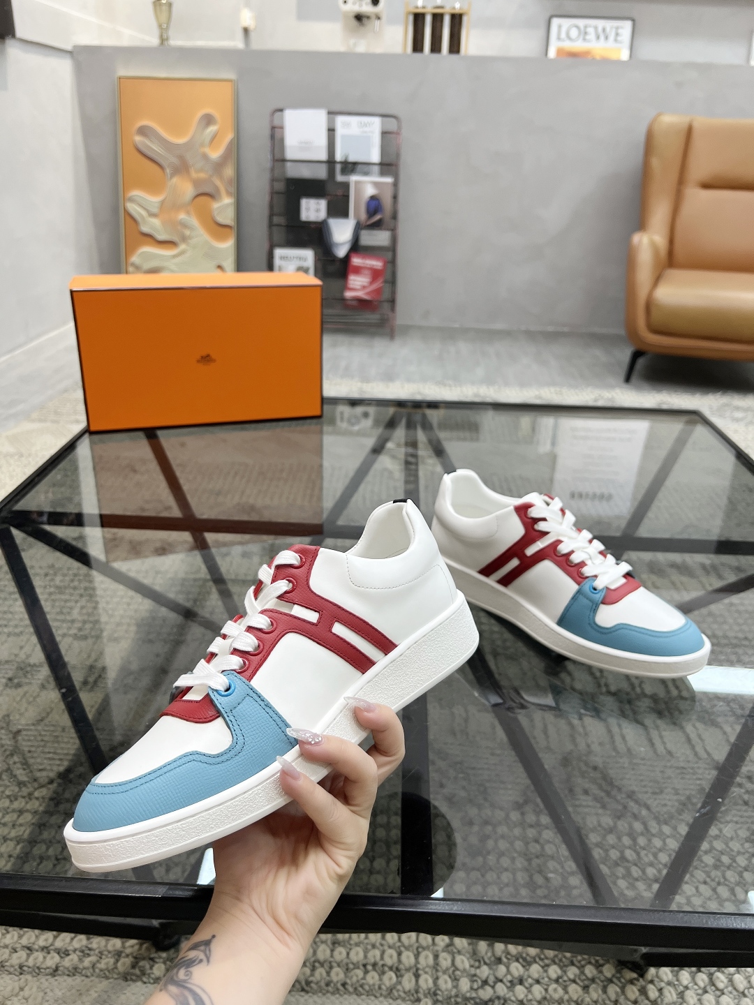  H 🔍顶级代购🇮🇹 爱 炸街男神休闲鞋新品来袭专柜同步发售原厂配置，意大利进口原版牛皮面料，高品质拼接