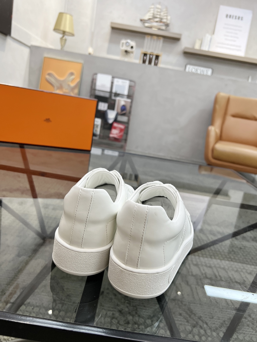  H 🔍顶级代购🇮🇹 爱 炸街男神休闲鞋新品来袭专柜同步发售原厂配置，意大利进口原版牛皮面料，高品质拼接