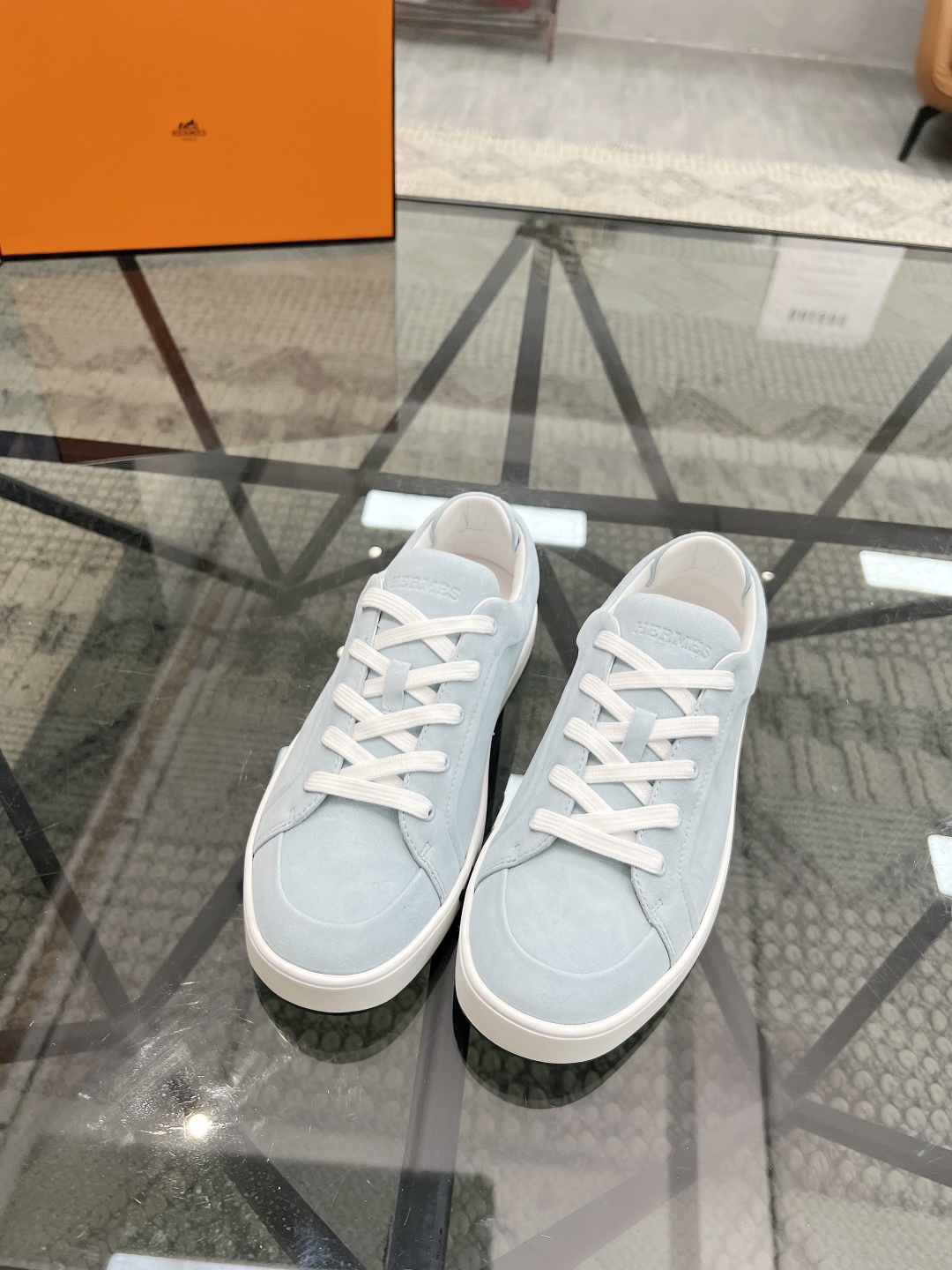  H 🔍顶级代购🇮🇹 爱 超人气男神运动鞋新品来袭专柜同步发售原厂配置，意大利进口原版牛皮面料，透气舒适
