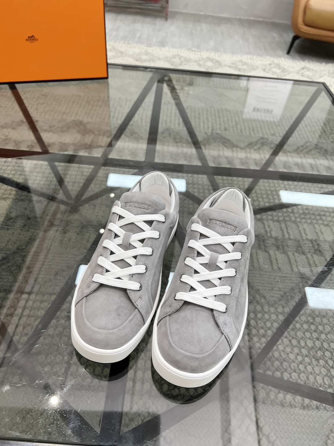 H 🔍顶级代购🇮🇹 爱 超人气男神运动鞋新品来袭专柜同步发售原厂配置，意大利进口原版牛皮面料，透气舒适